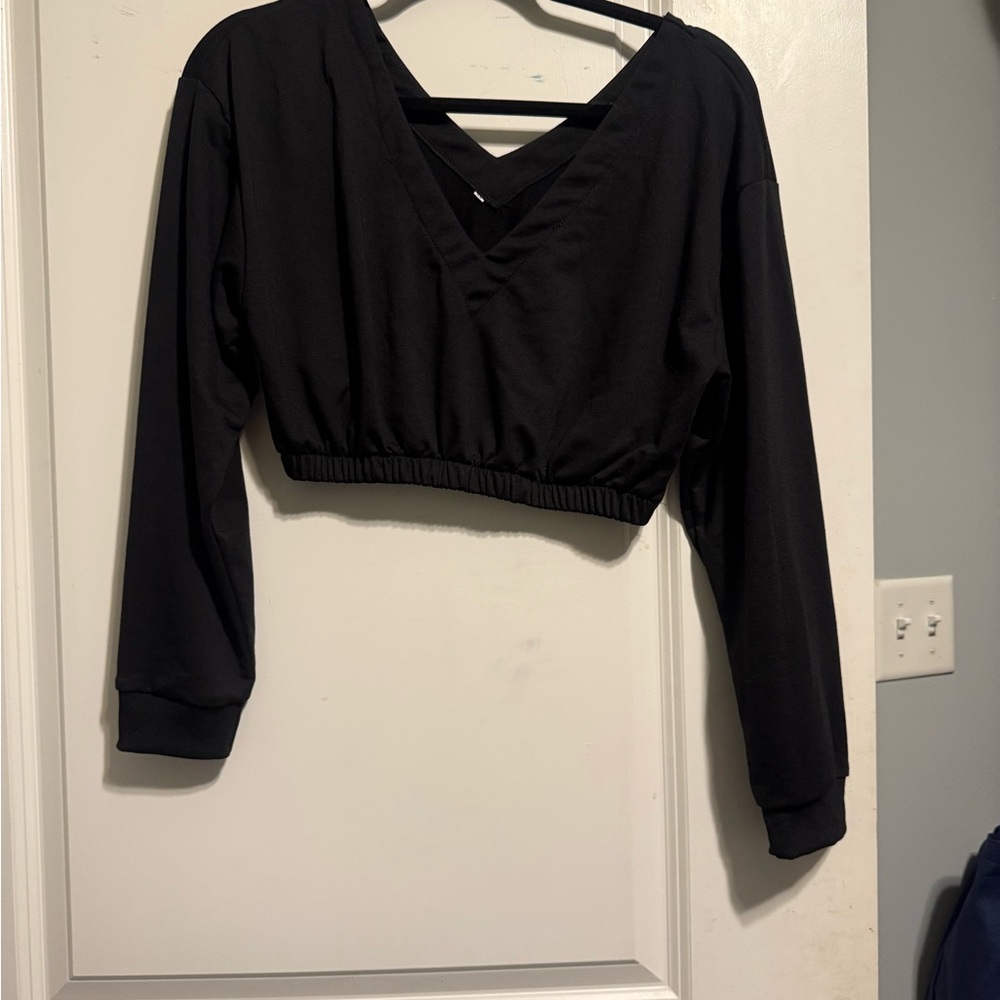 SHEIN Black V-Neck Long Sleeve Cropped Blouse